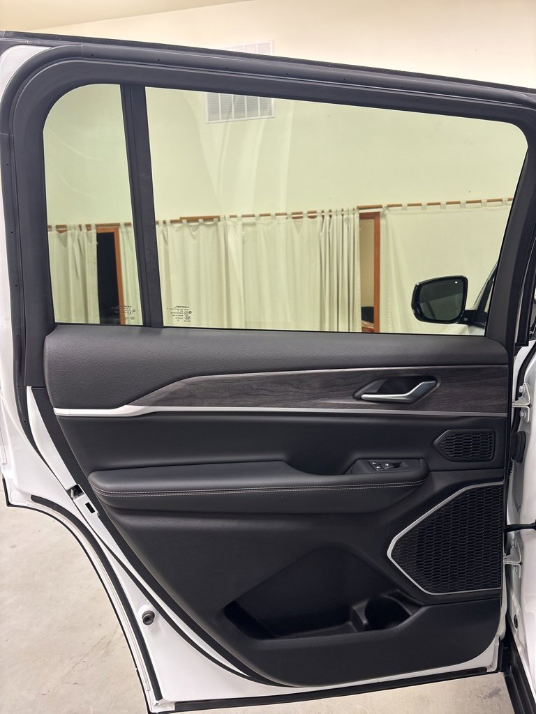 Used 2022 Jeep Grand Cherokee L Limited image 31