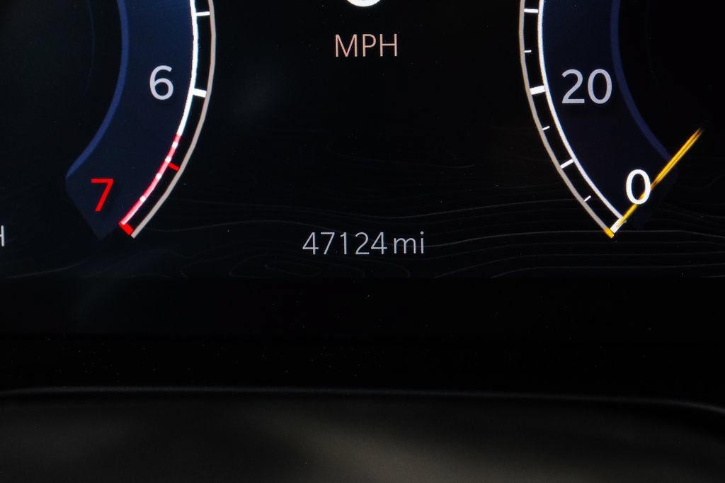 Used 2023 Jeep Grand Cherokee Limited RWD image 3