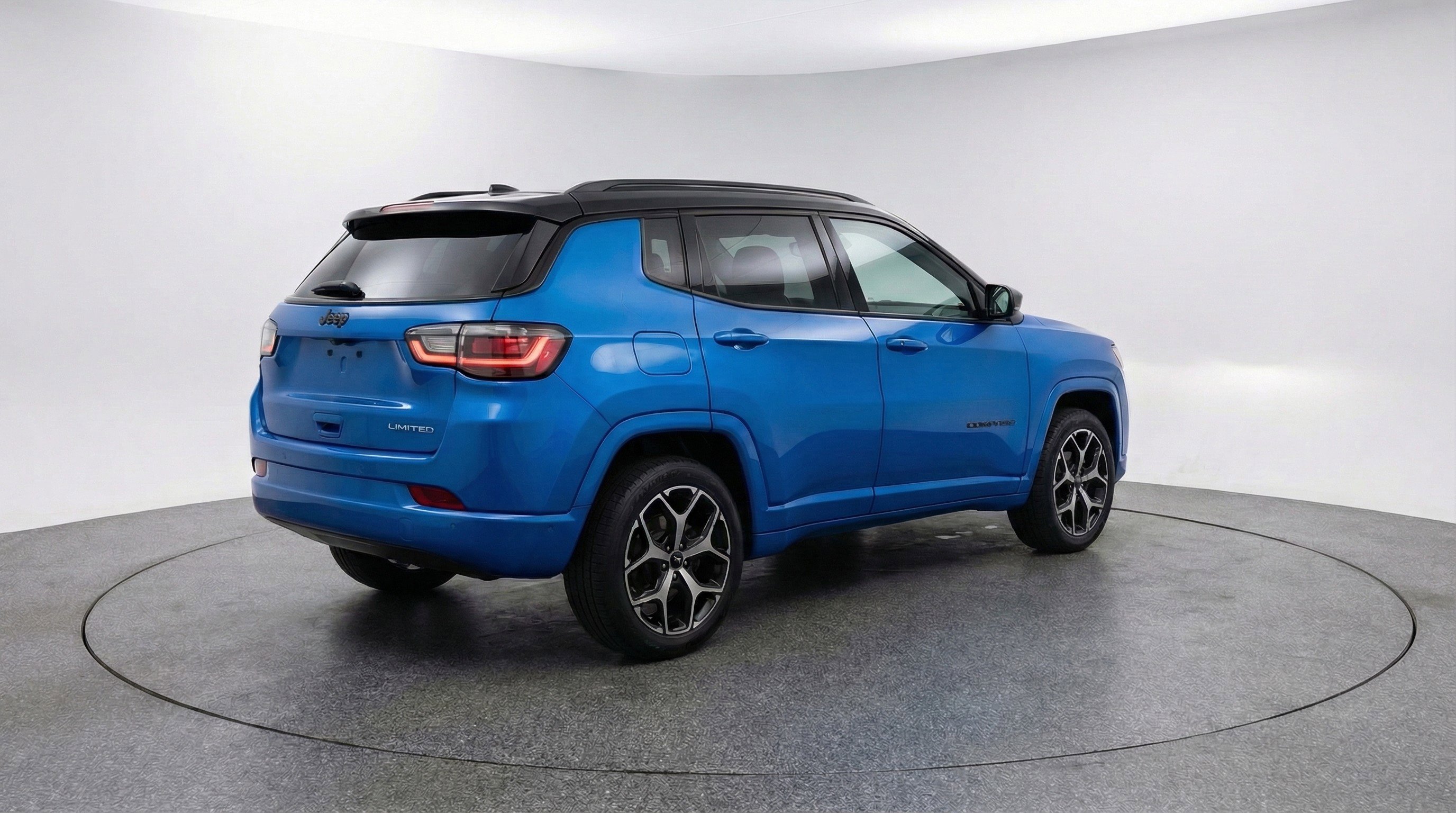 Used 2025 Jeep Compass Limited AWD/4WD image 9