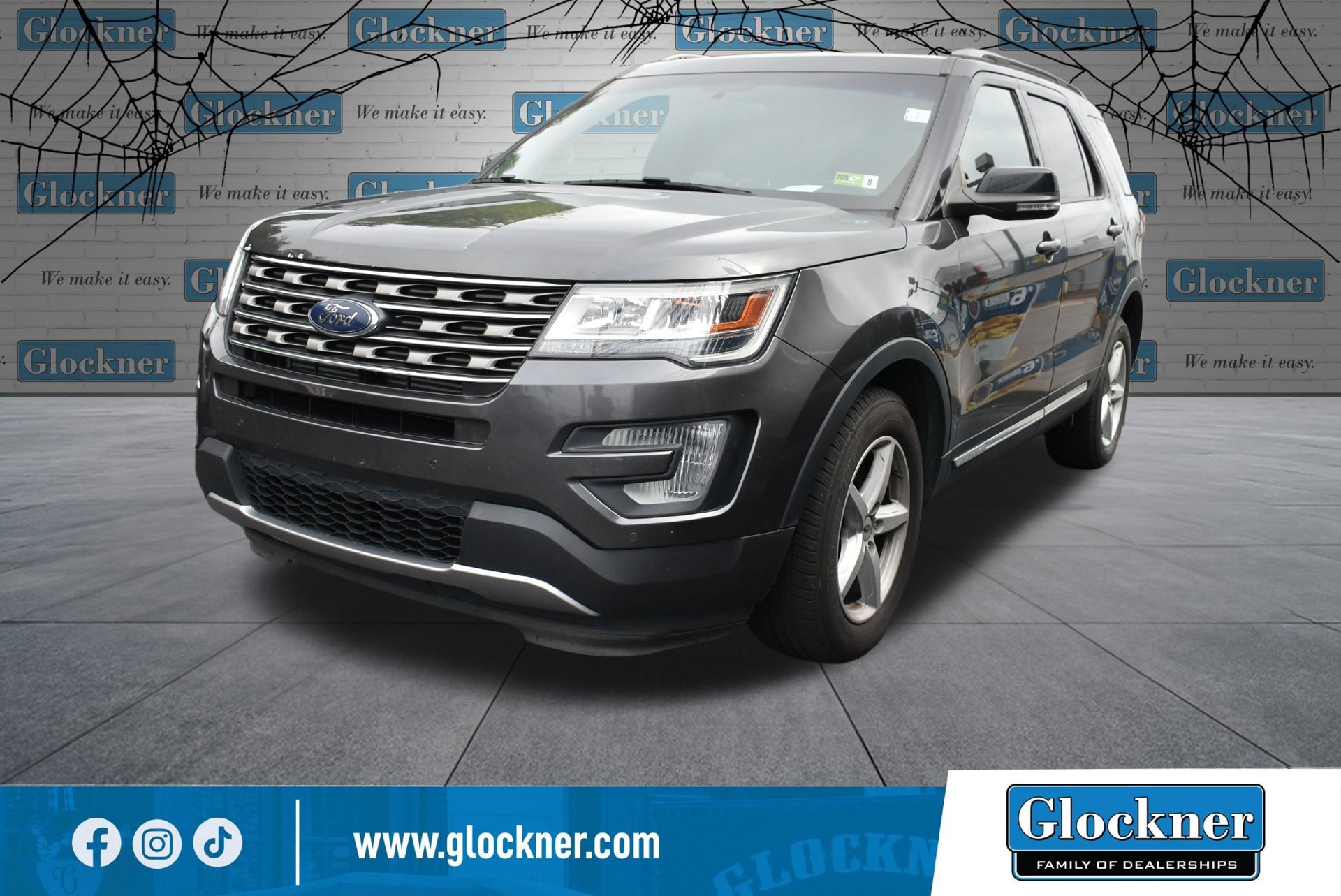 Used 2017 Ford Explorer XLT w/ Equipment Group 202A AWD/4WD image 13