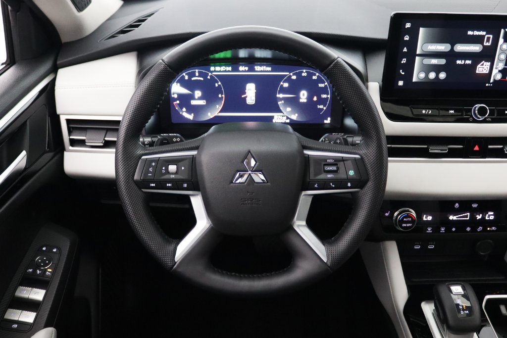 Used 2026 Mitsubishi Outlander SE AWD/4WD image 21