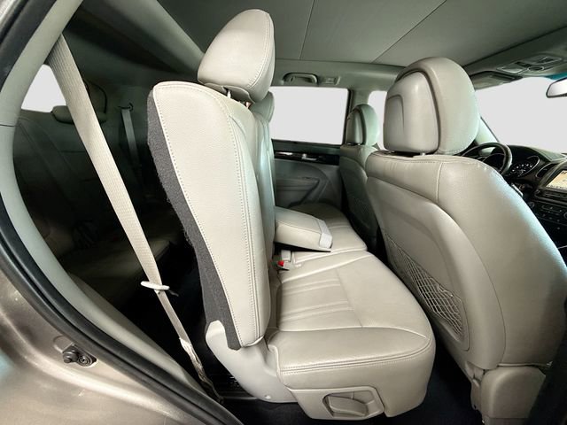 Used 2015 Kia Sorento SX image 29