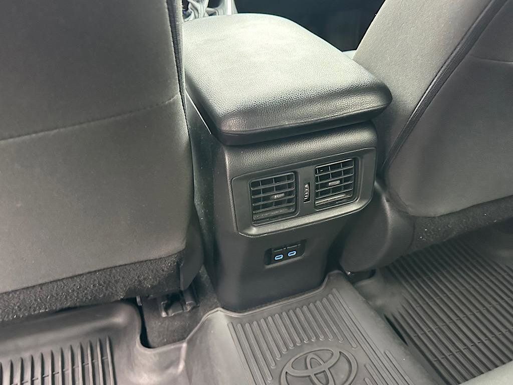Certified 2022 Toyota RAV4 XLE w/ Convenience Package AWD/4WD image 16