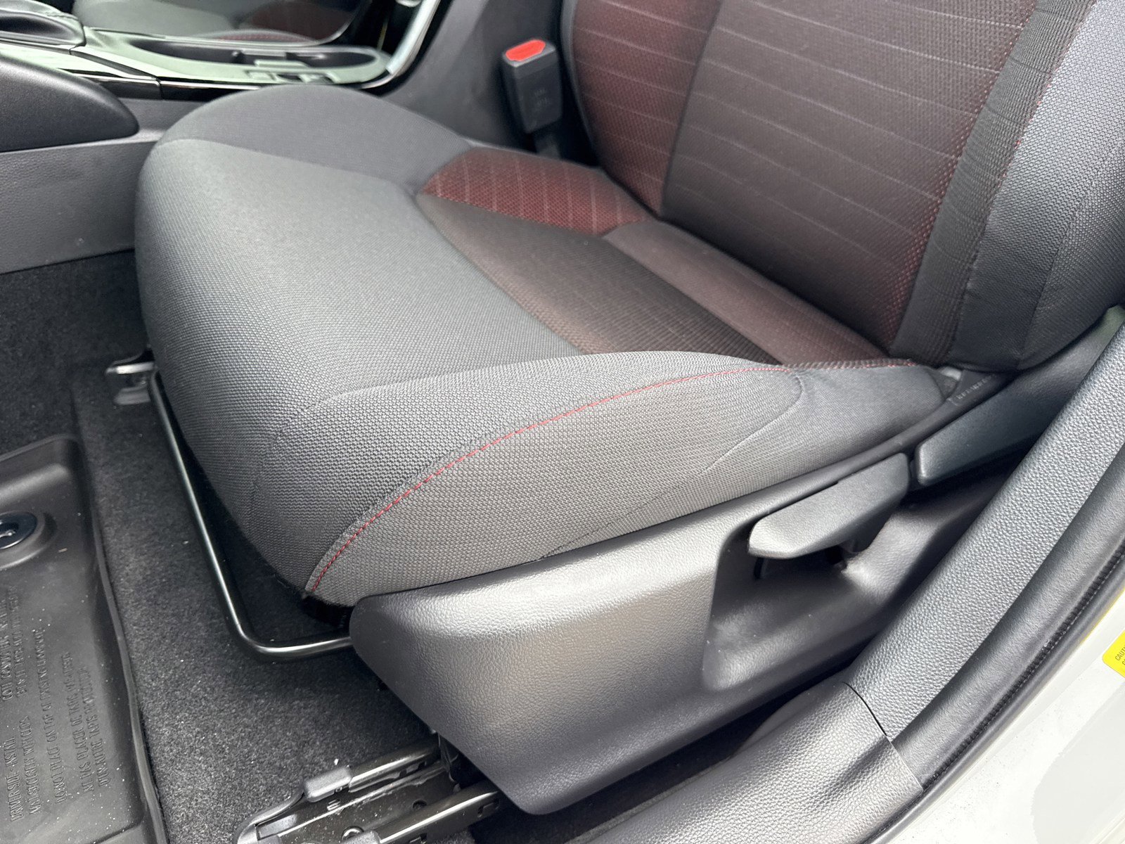 Used 2025 Toyota Corolla SE w/ SE Premium Package image 12