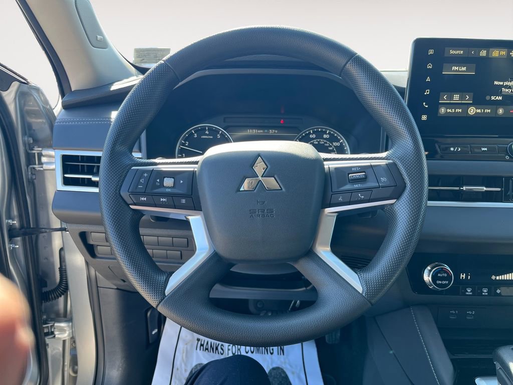 New 2026 Mitsubishi Outlander ES image 12