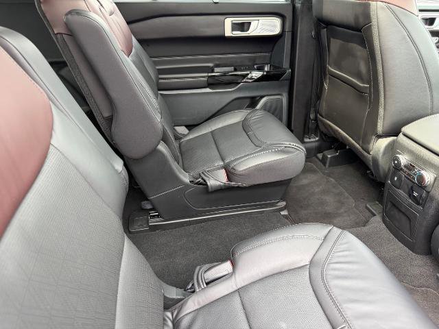 Certified 2023 Ford Explorer Platinum w/ Technology Package AWD/4WD image 13