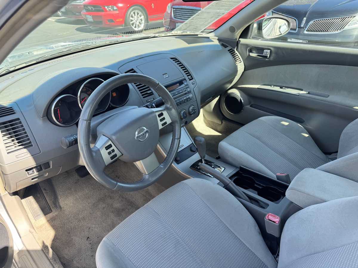 Used 2006 Nissan Altima 3.5 SE FWD image 32
