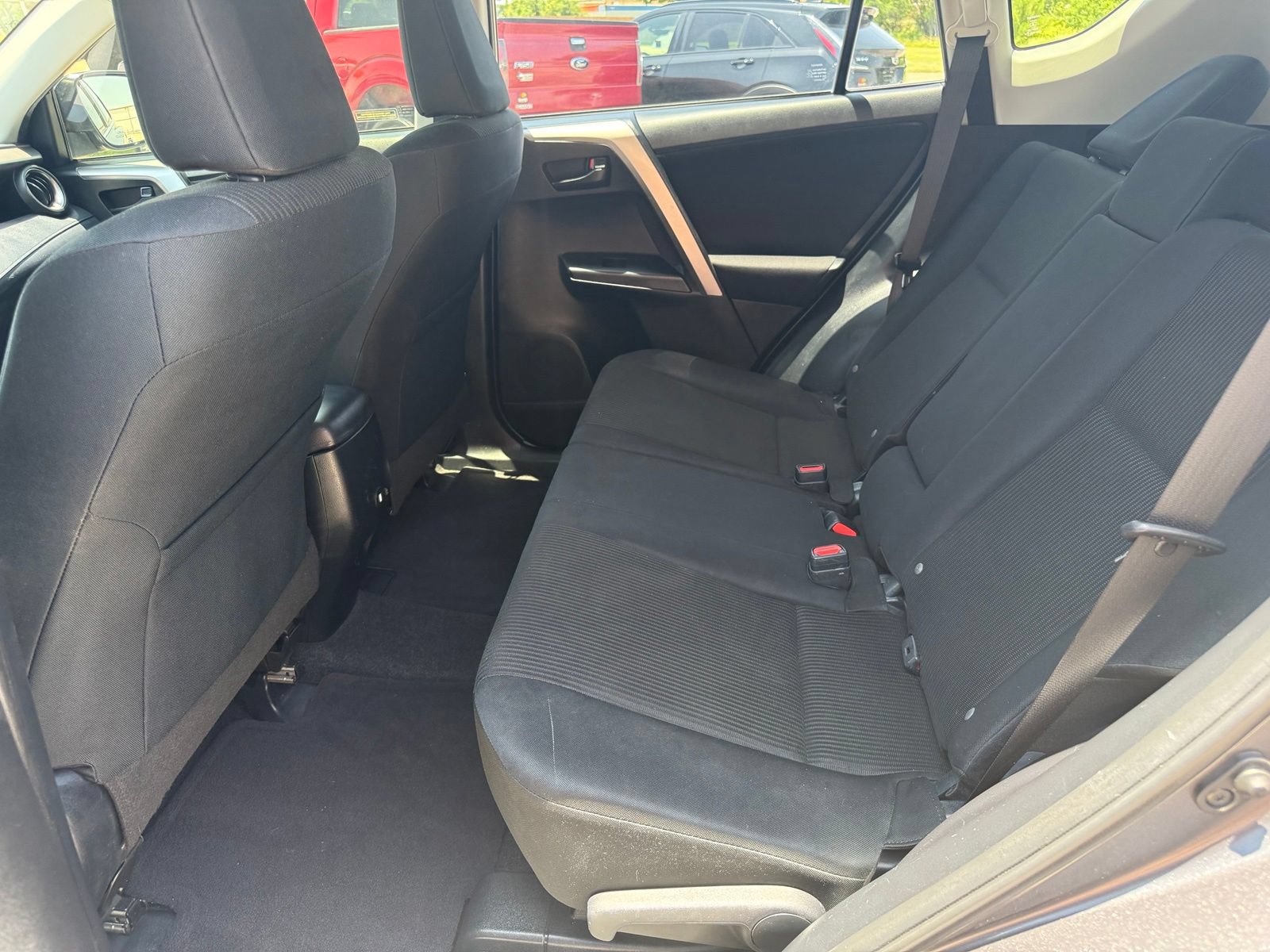 Used 2017 Toyota RAV4 LE FWD image 13