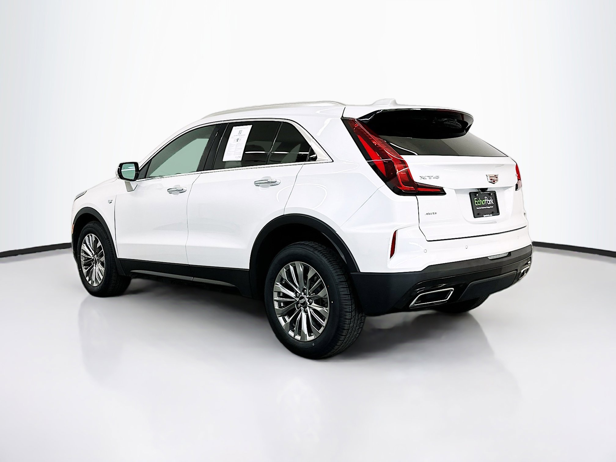 Used 2024 Cadillac XT4 Premium Luxury image 5