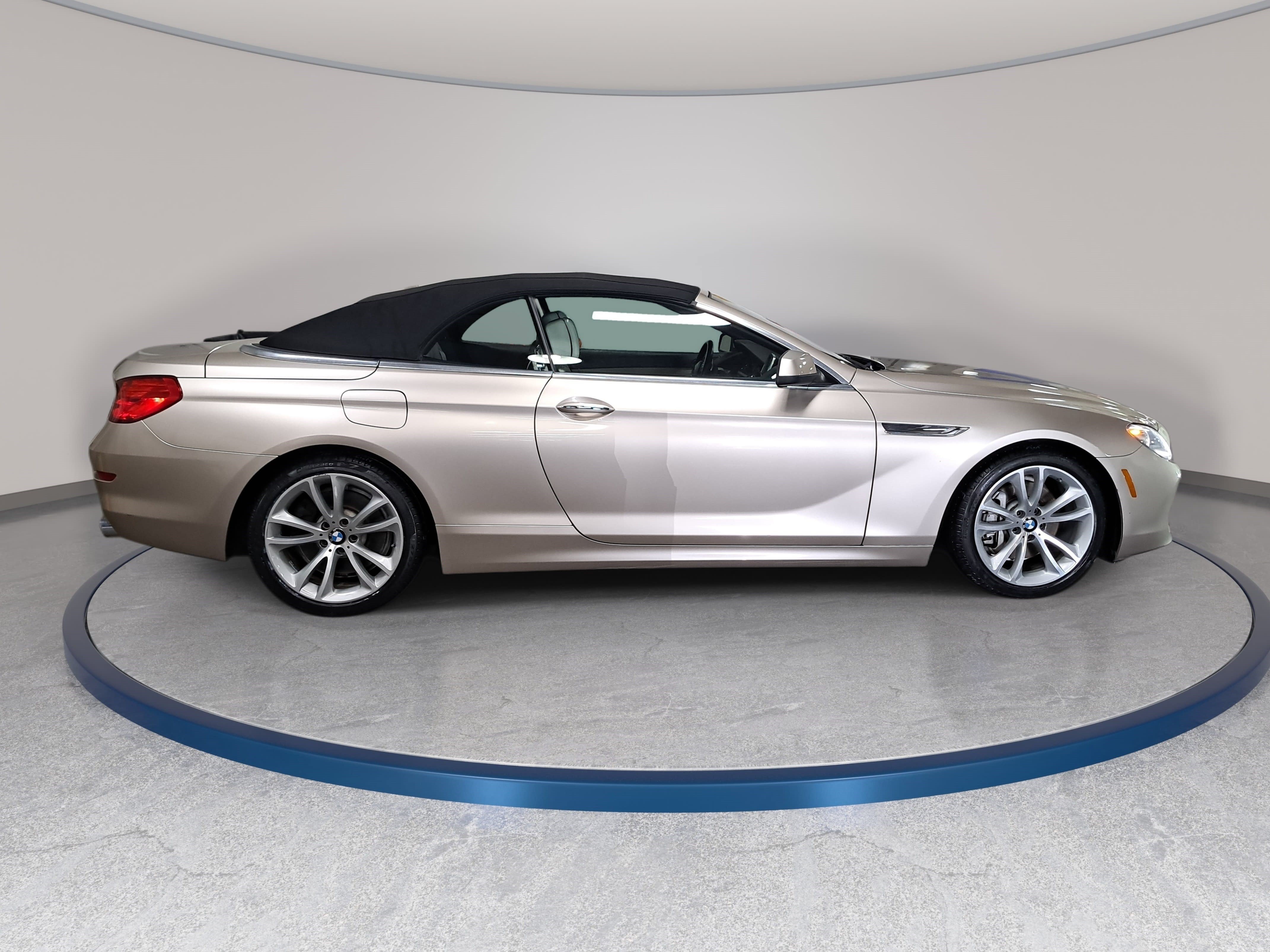 Used 2013 BMW 640i Convertible RWD image 4