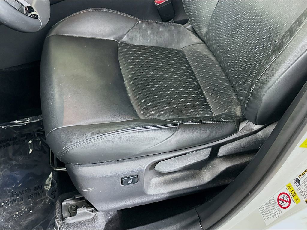 Used 2019 Toyota C-HR Limited image 27