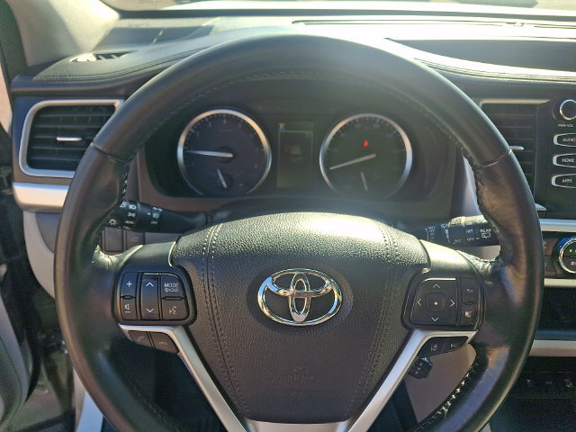 Used 2018 Toyota Highlander XLE w/ Protection Package #3 AWD/4WD image 19