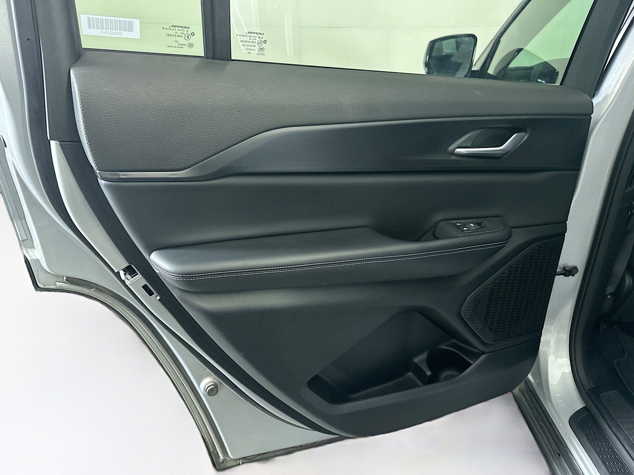 Used 2024 Jeep Grand Cherokee L Laredo image 27