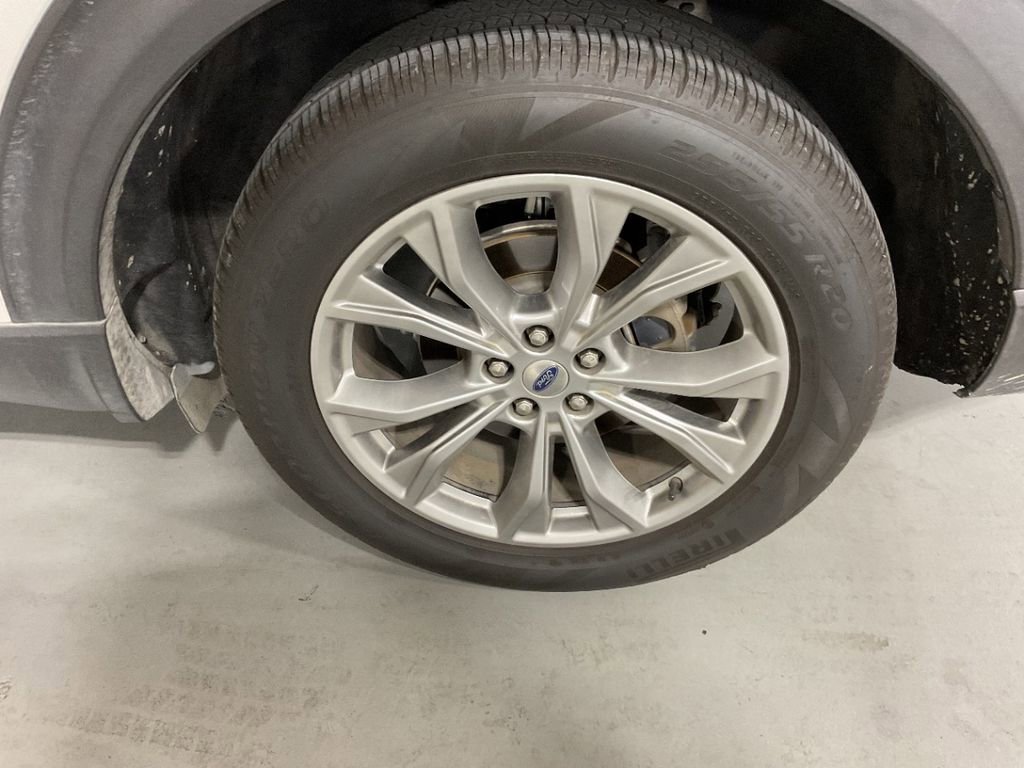 Used 2020 Ford Explorer XLT w/ Equipment Group 202A image 14