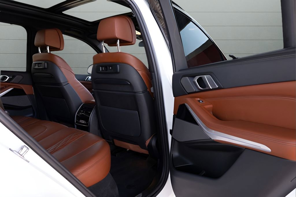 Used 2022 BMW X5 M50i w/ Executive Package AWD/4WD image 63