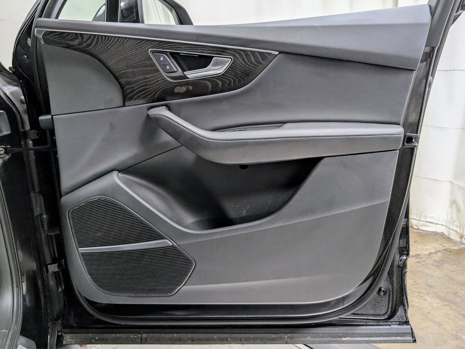 Used 2023 Audi Q7 2.0T Premium Plus w/ Premium Plus Package image 28