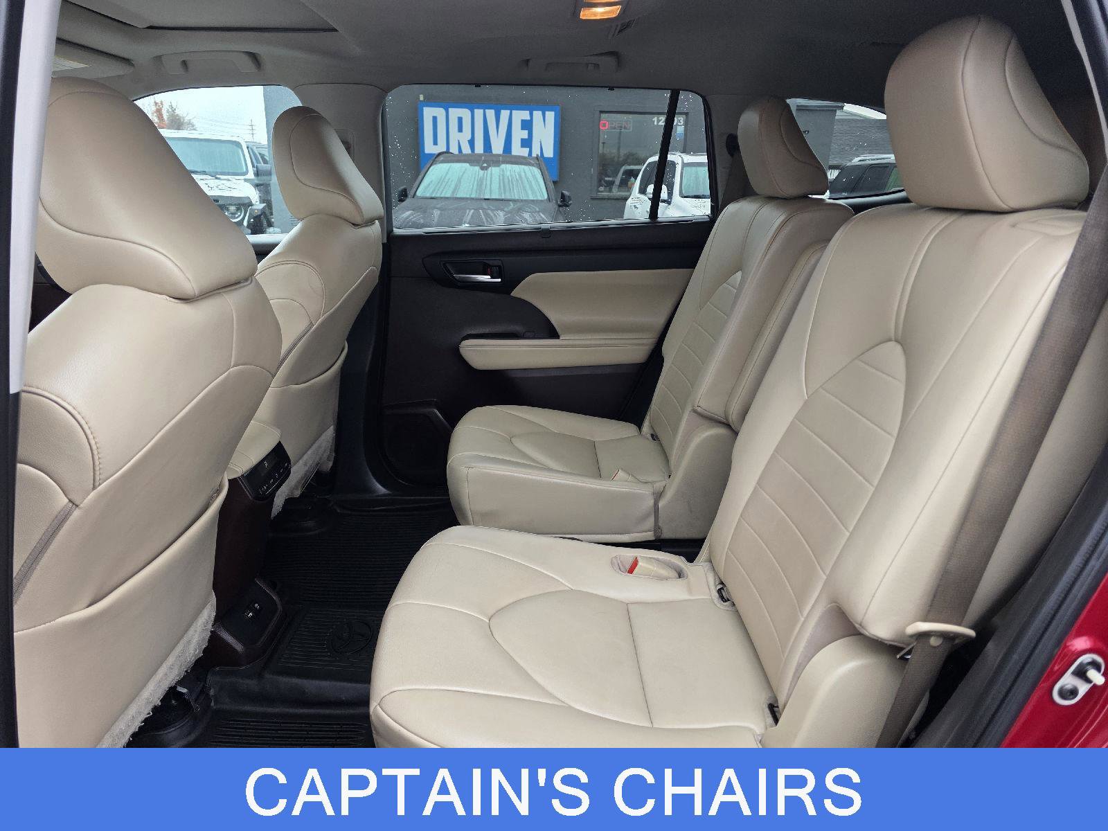 Used 2021 Toyota Highlander XLE image 14