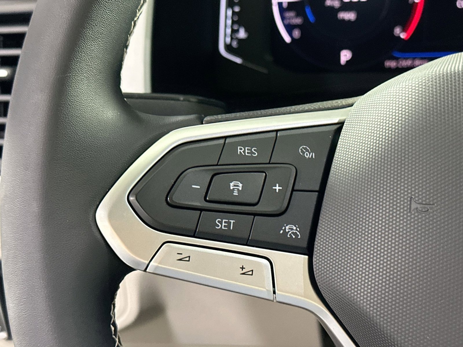 Used 2021 Volkswagen Atlas SEL Premium image 22