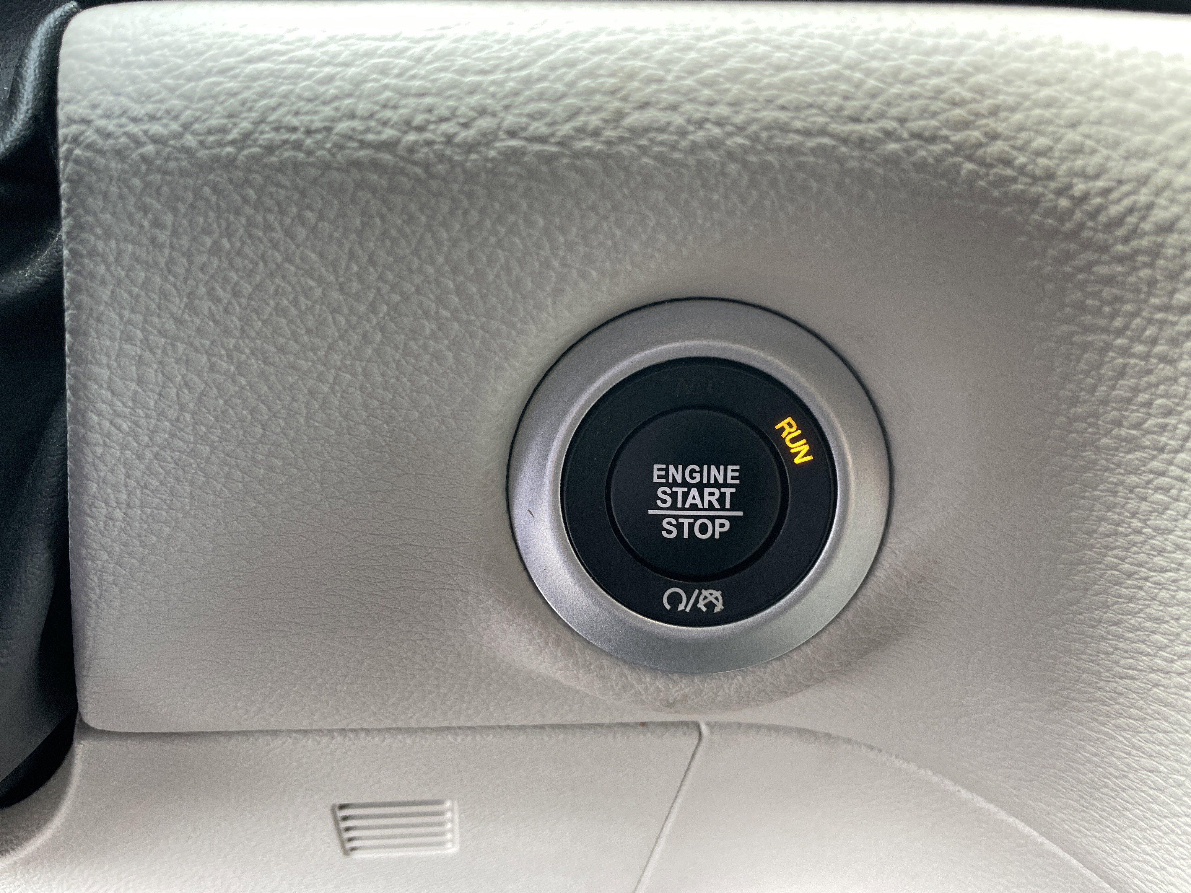 Used 2022 Chrysler Pacifica Touring-L image 42