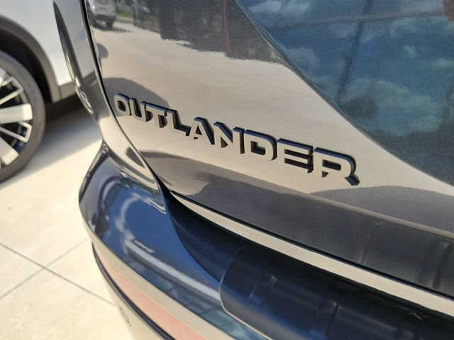 New 2026 Mitsubishi Outlander SEL Black Edition FWD image 9