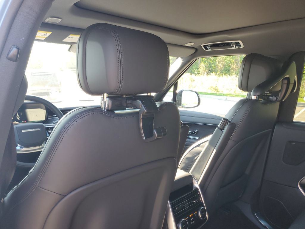 New 2026 Land Rover Range Rover Long Wheelbase SE AWD/4WD image 24