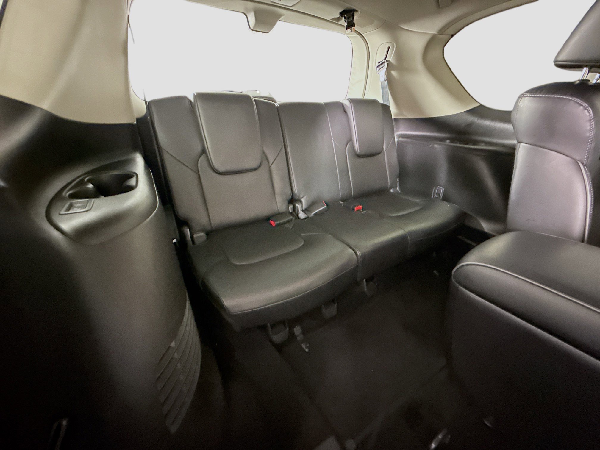 Used 2024 INFINITI QX80 Luxe image 41