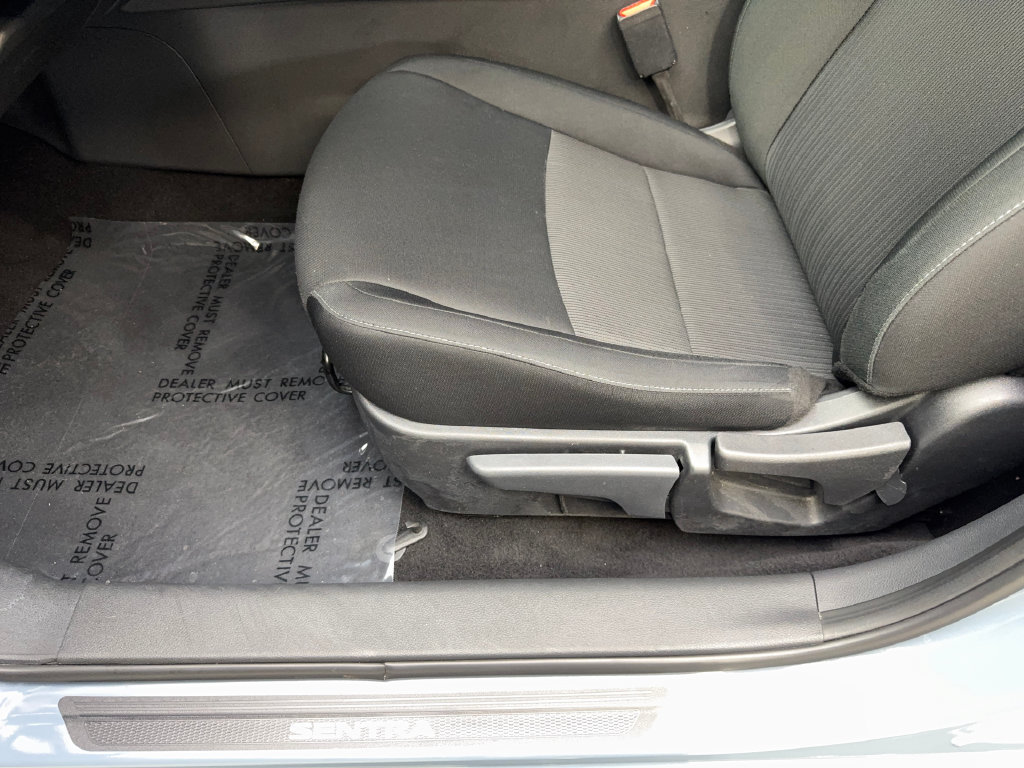 Used 2025 Nissan Sentra SV w/ Trunk Package FWD image 27