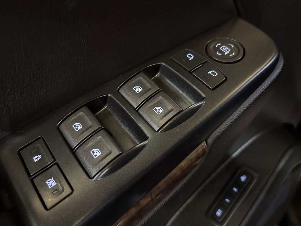 Used 2015 Chevrolet Suburban LT AWD/4WD image 19