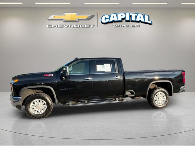 Used 2022 Chevrolet Silverado 2500 LTZ w/ LTZ Convenience Package AWD/4WD image 3