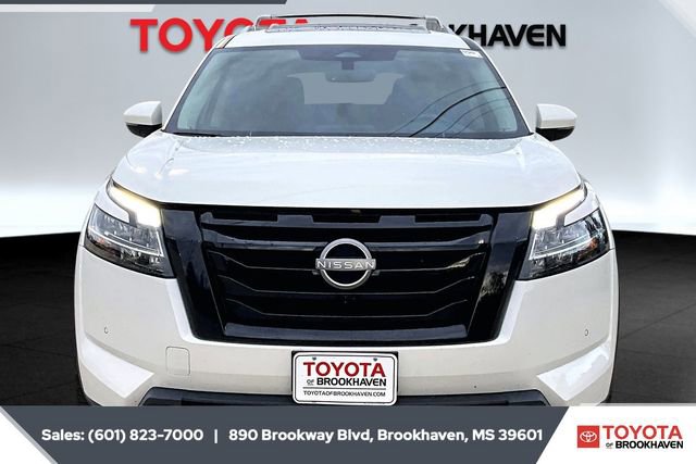 Used 2023 Nissan Pathfinder Platinum w/ Lighting Package (N93) image 3