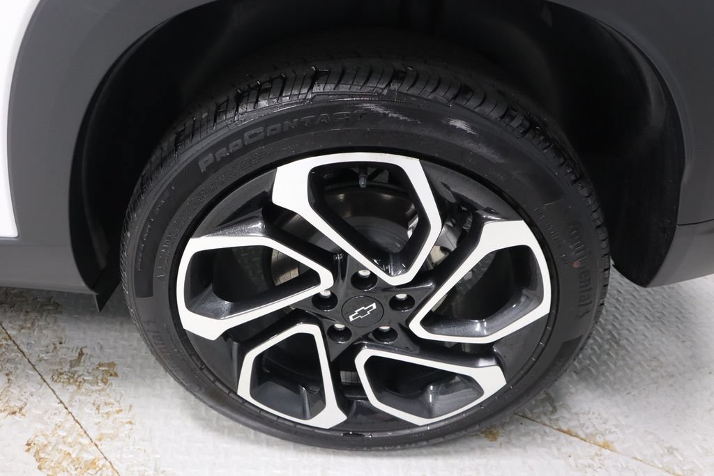 Used 2025 Chevrolet Trax RS w/ Driver Confidence Package FWD image 18