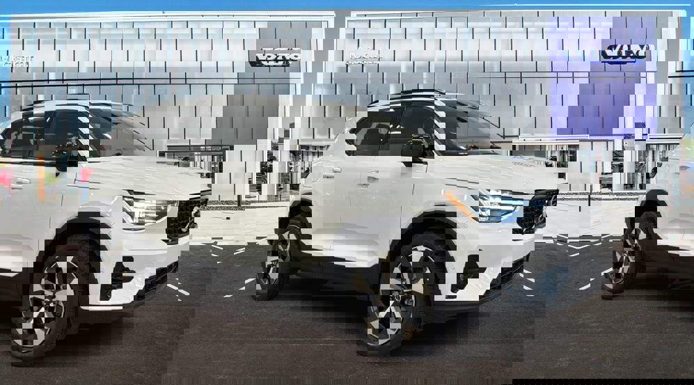 Used 2026 Volvo XC40 B5 Plus w/ Protection Package Premier AWD/4WD image 1