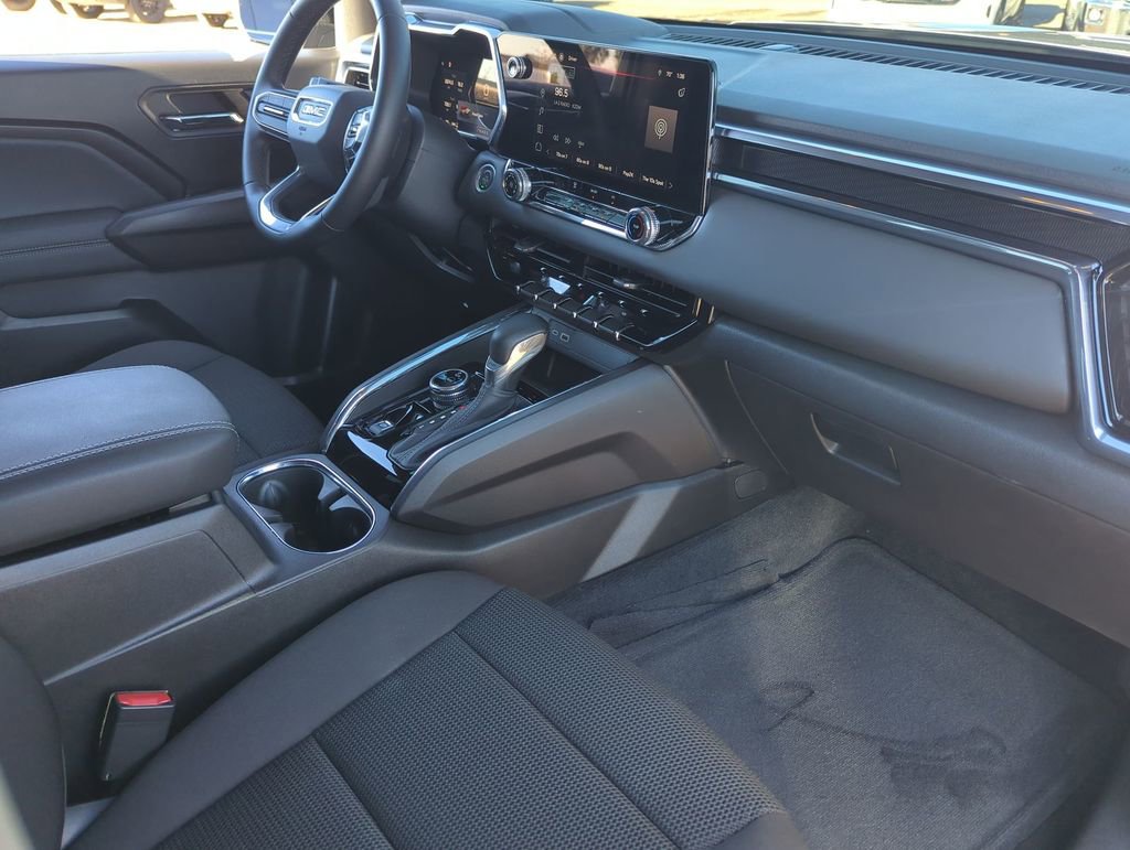 Used 2024 GMC Canyon Elevation image 25