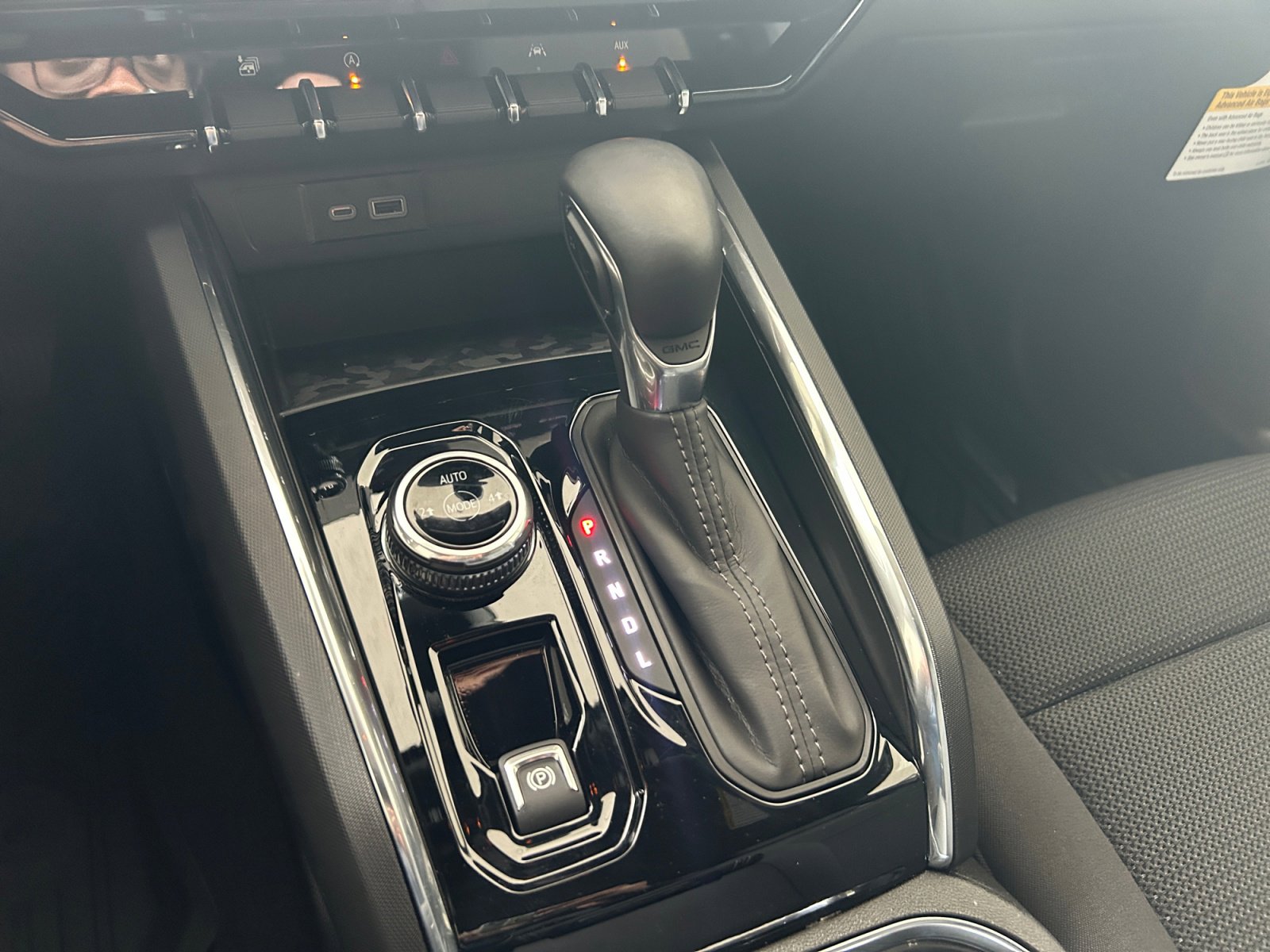 New 2026 GMC Canyon Elevation w/ Convenience Package image 16