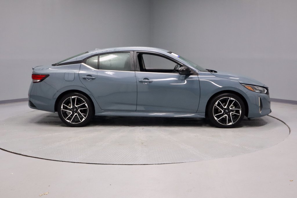Certified 2025 Nissan Sentra SR FWD image 12