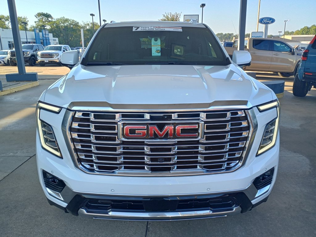 New 2026 GMC Yukon Denali w/ Denali Reserve Package AWD/4WD image 8