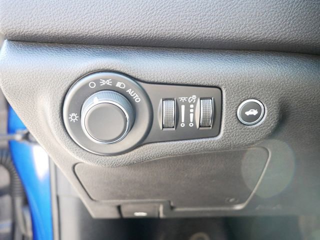 Used 2015 Chrysler 200 Limited w/ Convenience Group FWD image 16