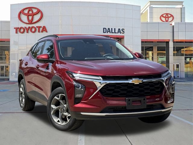 Used 2025 Chevrolet Trax LT FWD video 1