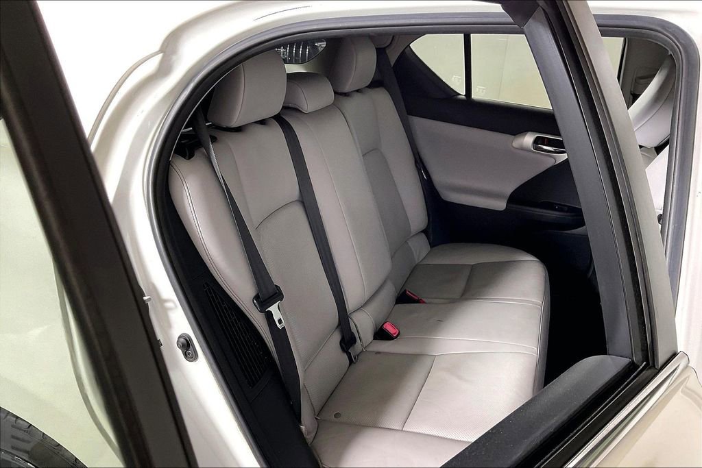 Used 2013 Lexus CT 200h FWD image 25