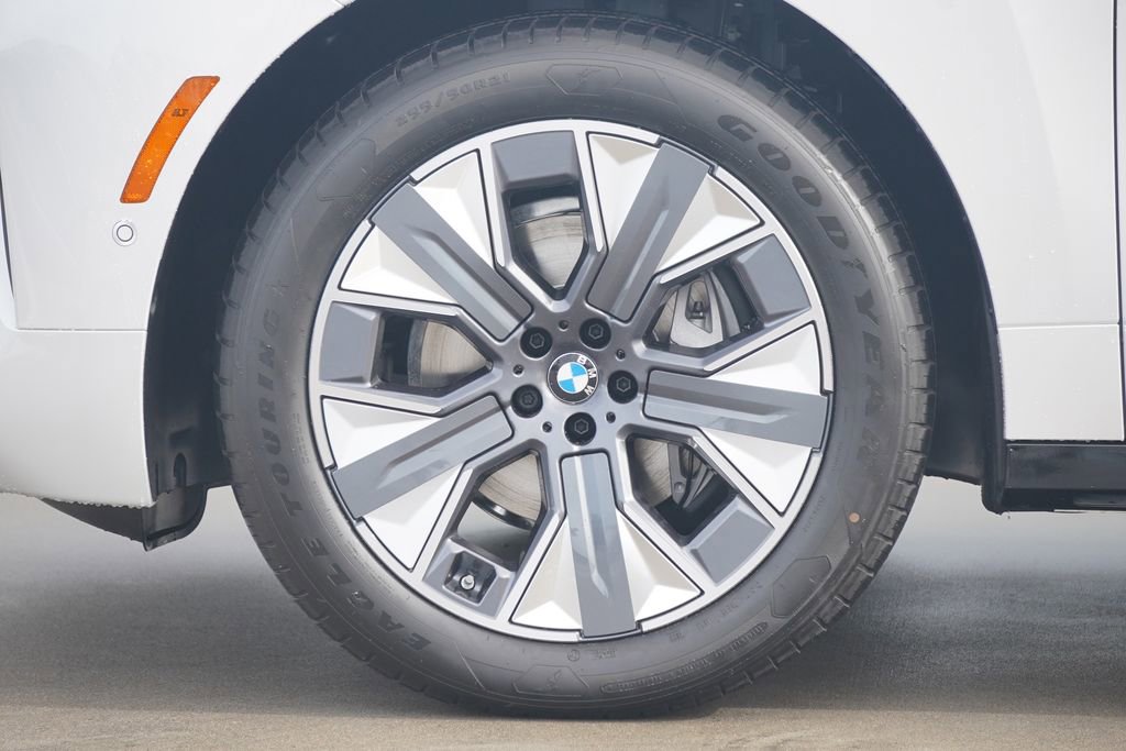 New 2026 BMW iX xDrive45 w/ Executive Package image 5