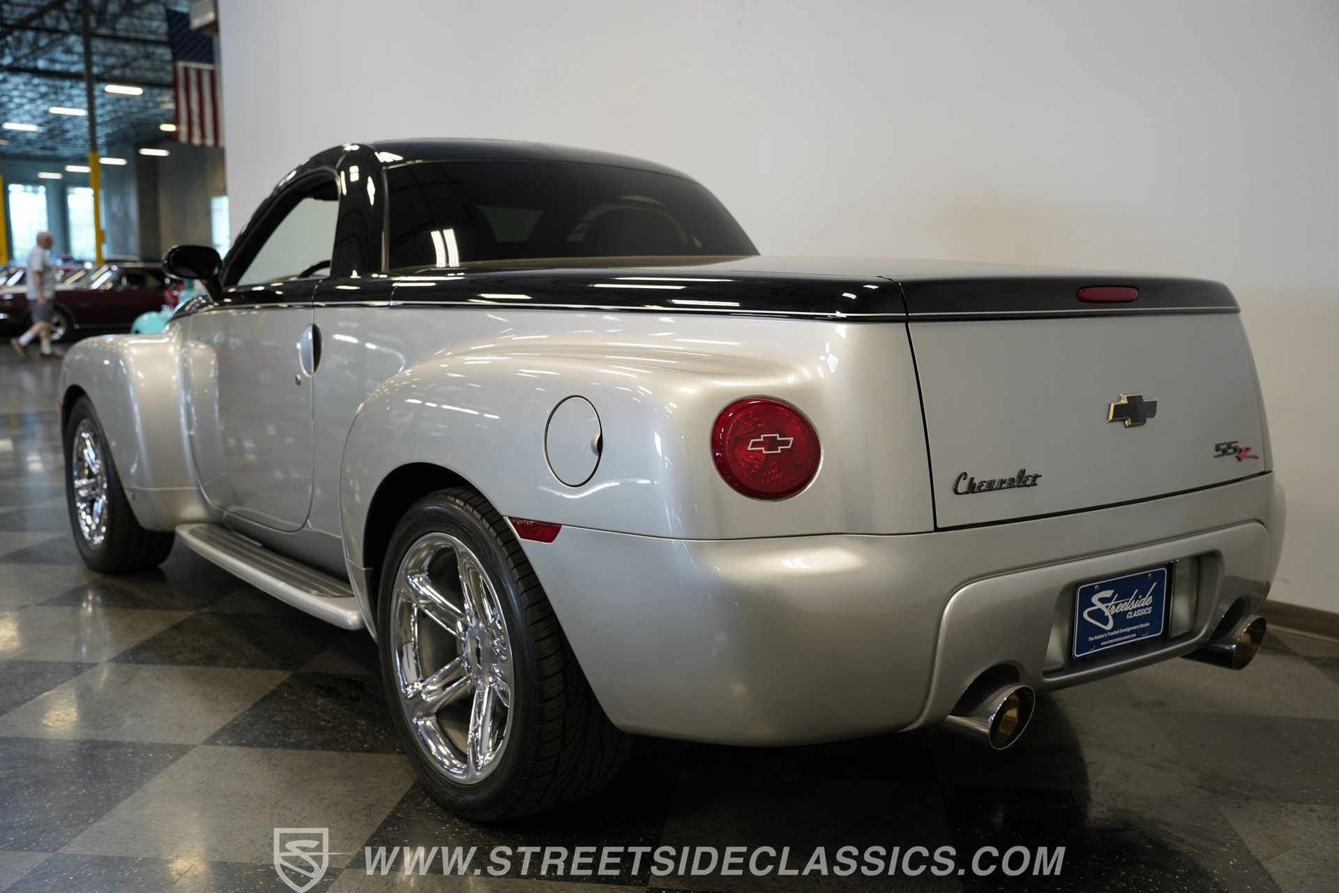 Used 2006 Chevrolet SSR w/ Preferred Equipment Group RWD image 10