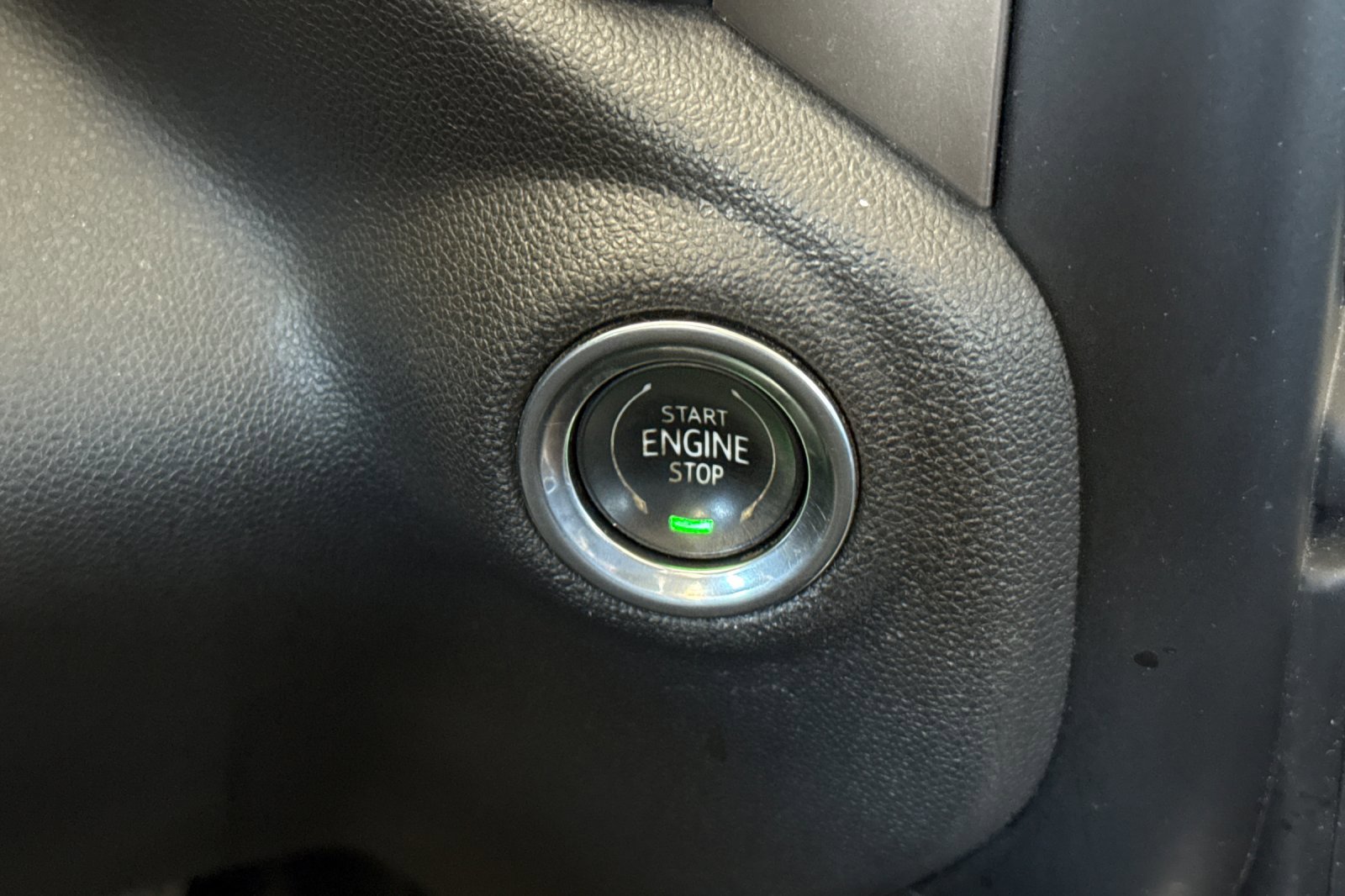 Used 2019 Chevrolet Silverado 1500 High Country w/ Technology Package image 29