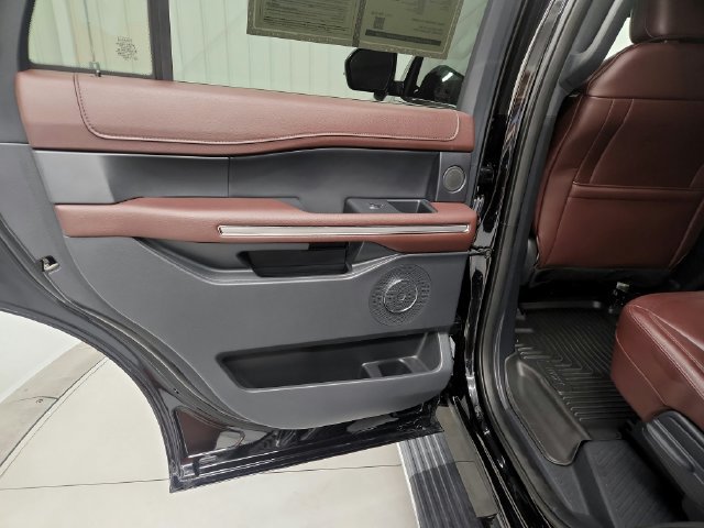 Used 2023 Ford Expedition Limited RWD image 22