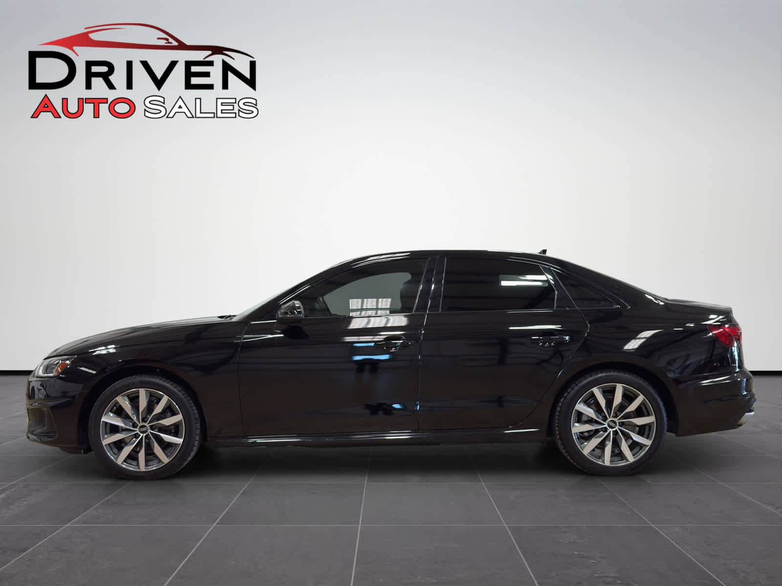 Used 2023 Audi A4 2.0T Premium Plus w/ Premium Plus Package image 4