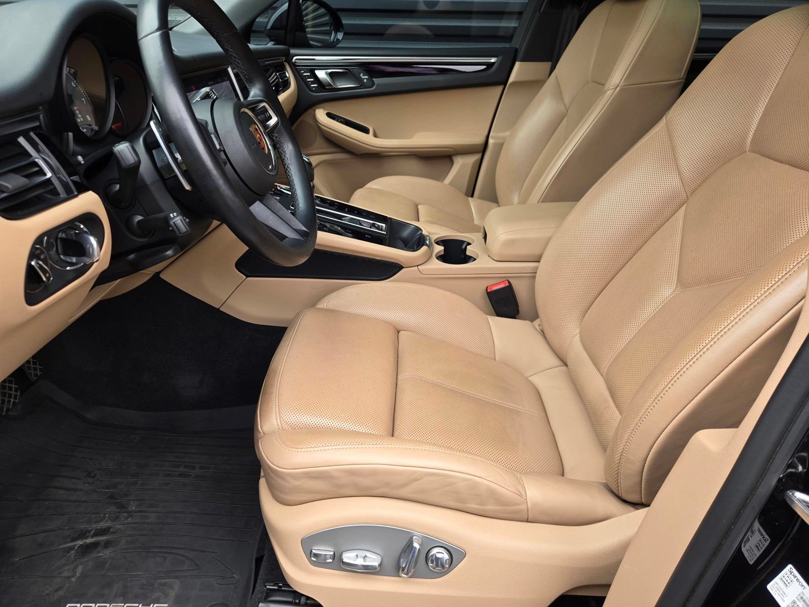 Certified 2024 Porsche Macan S AWD/4WD image 26