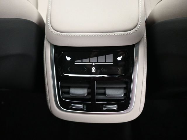 New 2026 Volvo XC90 B6 Plus w/ Protection Package Premier image 34