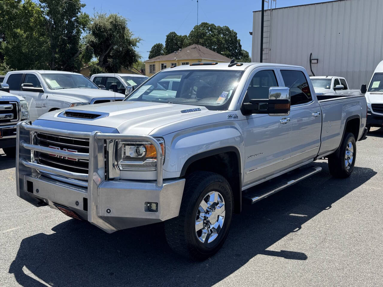 Used 2017 GMC Sierra 3500 SLT w/ Duramax Plus Package AWD/4WD image 3