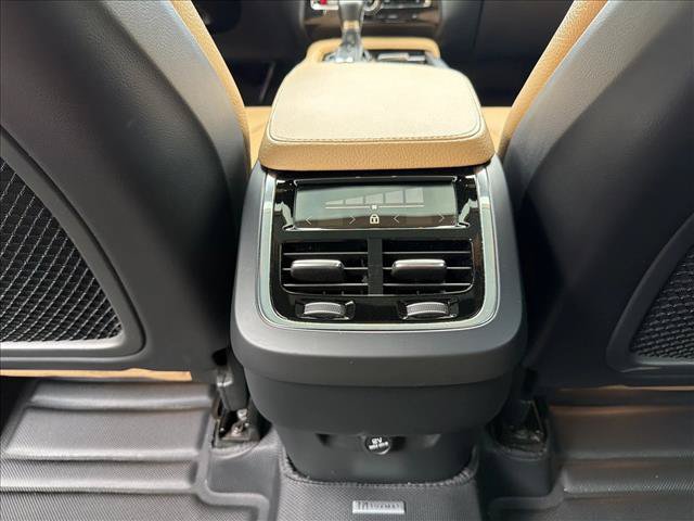 Used 2018 Volvo XC90 T6 Momentum w/ Convenience Package AWD/4WD image 25