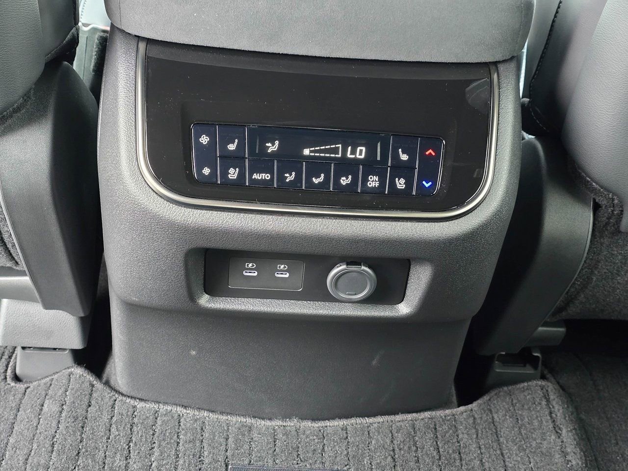 New 2026 INFINITI QX80 4WD image 34