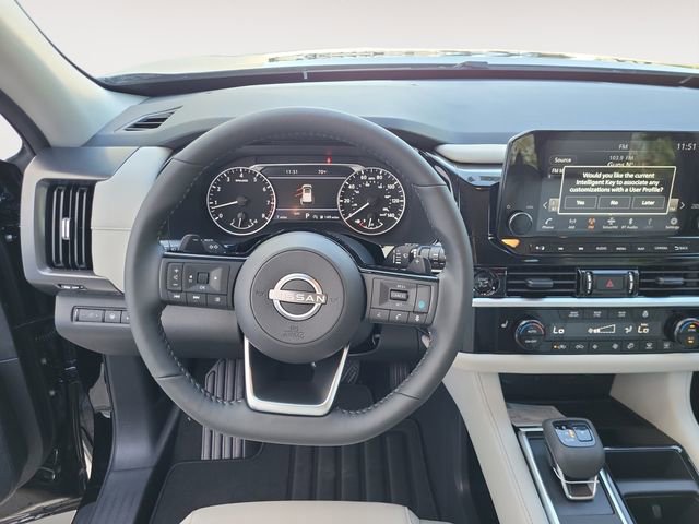 New 2025 Nissan Pathfinder SL image 17